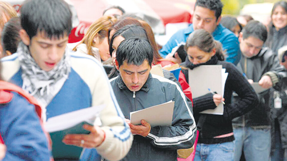 Los jóvenes siguen siendo los más afectados por el nivel de desempleo y de precariedad laboral.
