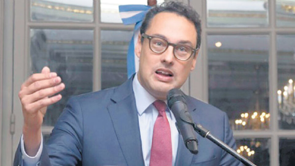 Pese a que la inflación de este año podría llegar al 30 por ciento, Leandro Cuccioli busca congelar salarios.