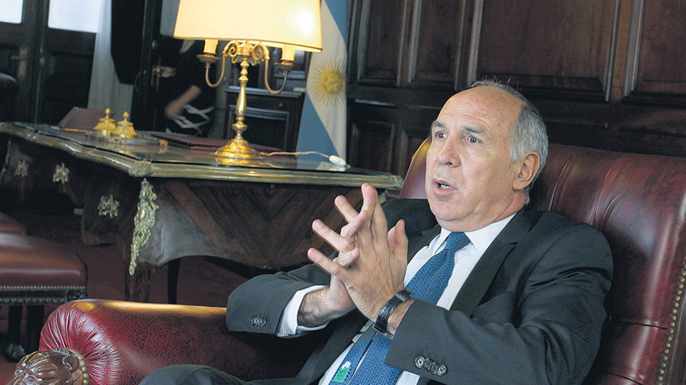 El presidente de la Corte Suprema, Ricardo Lorenzetti, mantiene un largo enfrentamiento con Elisa Carrió.