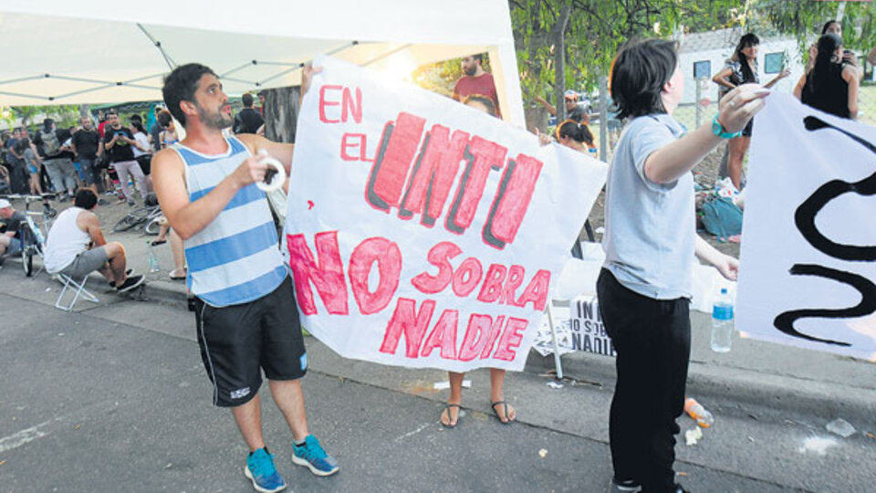 Los trabajadores del INTI marcaron la contradicción entre los despidos y los gastos de la gestión.