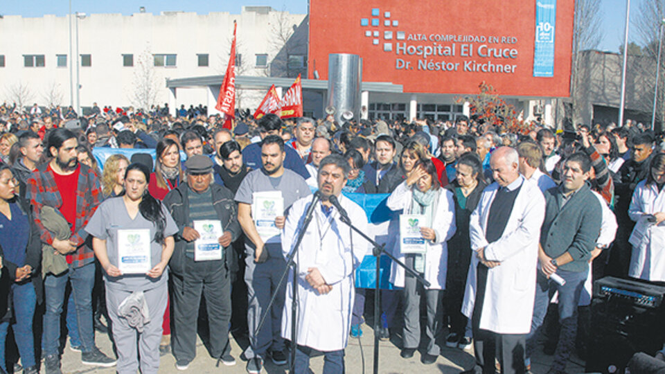 En la convocatoria hubo muchos ex pacientes que elogiaron la atención en el hospital.