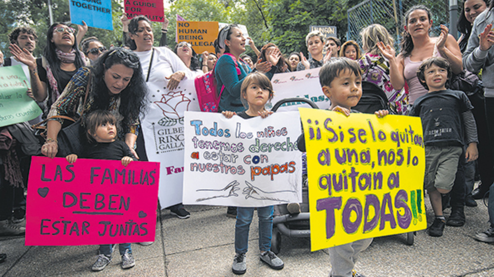 Protesta de niños migrantes en el Senado de EE.UU.