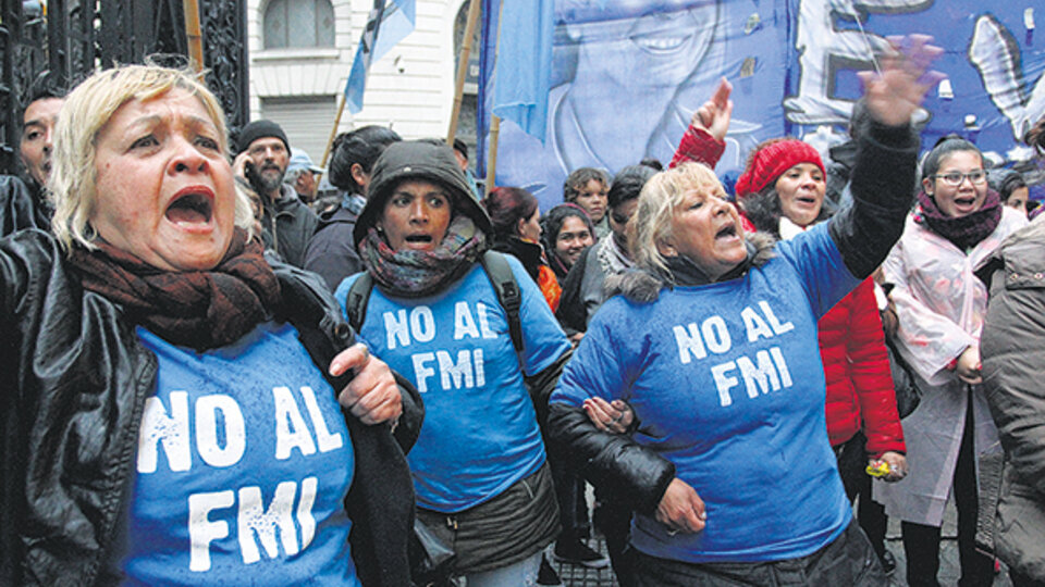 Movimientos sociales, gremios y dirigentes de la oposición expresaron su repudio al FMI.