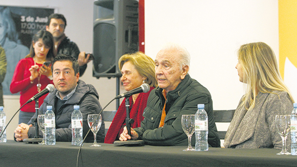 Los dirigentes del PJ Leonardo Nardini, Beatriz Rojkes, Rubén Marín y Cristina Alvarez Rodríguez.