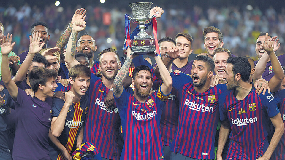 Messi volvió y levantó una copa  Barcelona se impu 