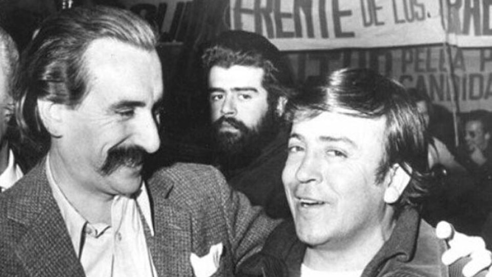 Coral (izquierda), junto a Juan Carlos Páez, su compañero de fórmula en las elecciones de septiembre de 1973.