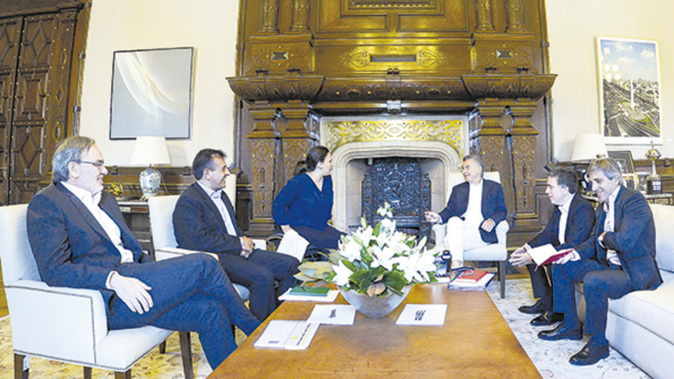 Desde Macri a subsecretarios, pasando por los vicejefes de Gabinete Lopetegui y Quintana, 267 funcionarios figuran con cargo en 890 firmas.