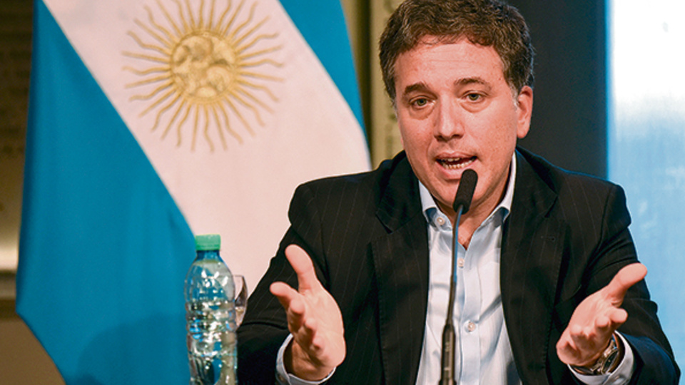 El ministro de Hacienda, Nicolás Dujovne, designado para salir a reafirmar el mensaje de Mauricio Macri.