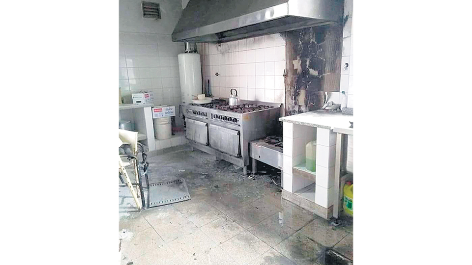 La cocina de la escuela 22, tras la explosión hace un mes.