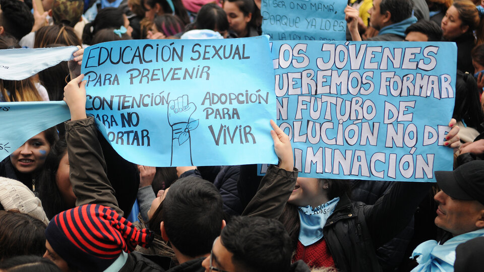 El nuevo articulado declara a la ESI de “orden público”, con contenidos obligatorios.