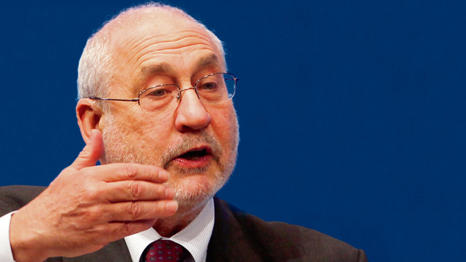 Joseph Stiglitz. Sin una reestructuración de deuda, “los costos que se impondrán a través de la austeridad serían demasiado grandes”.