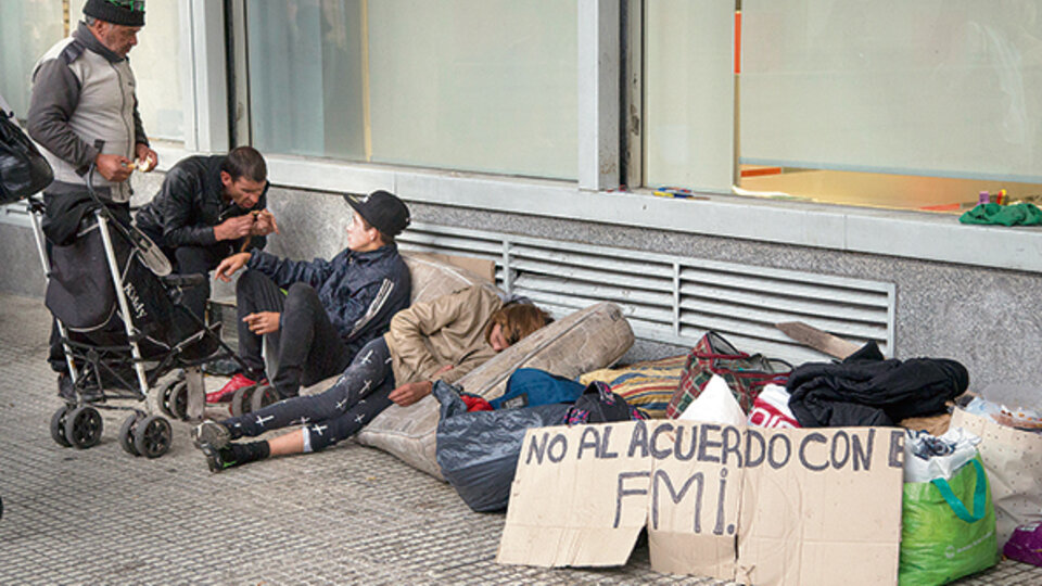 Once millones de personas no cubren la canasta básica, 750.000 más que el semestre anterior.