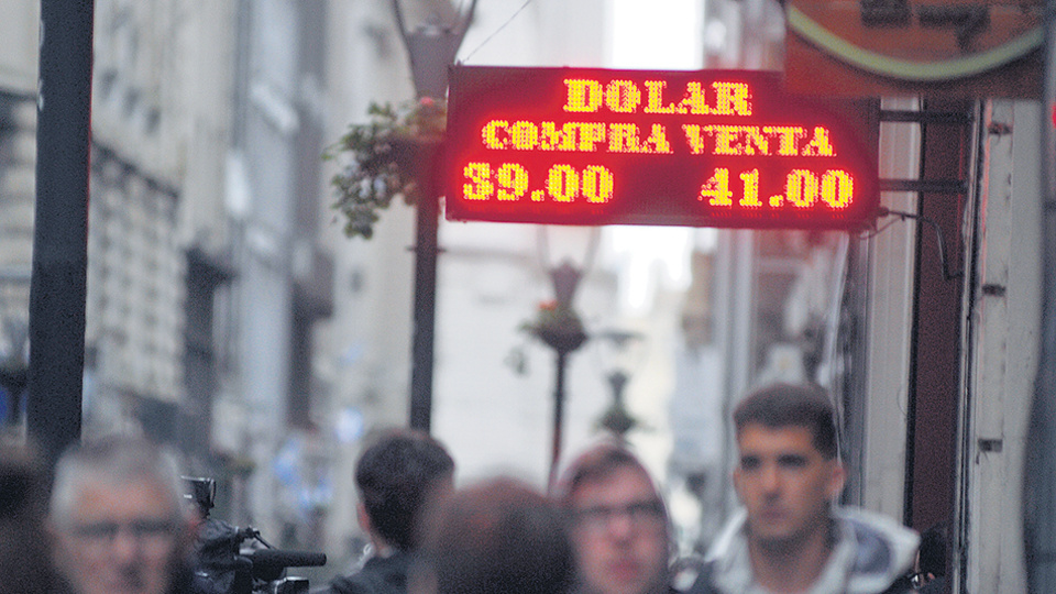 La reacción del mercado durante los próximos días será clave para saber el futuro de Dujovne.