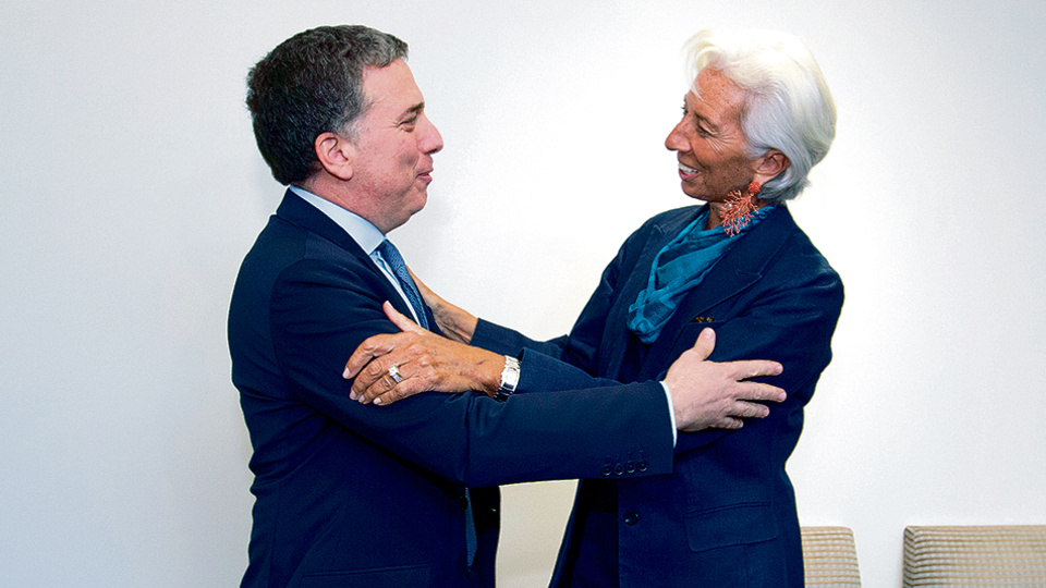 Nicolás Dujovne fue recibido por Christine Lagarde. Luis Caputo, quien también iba a participar, finalmente se quedó en Buenos Aires.