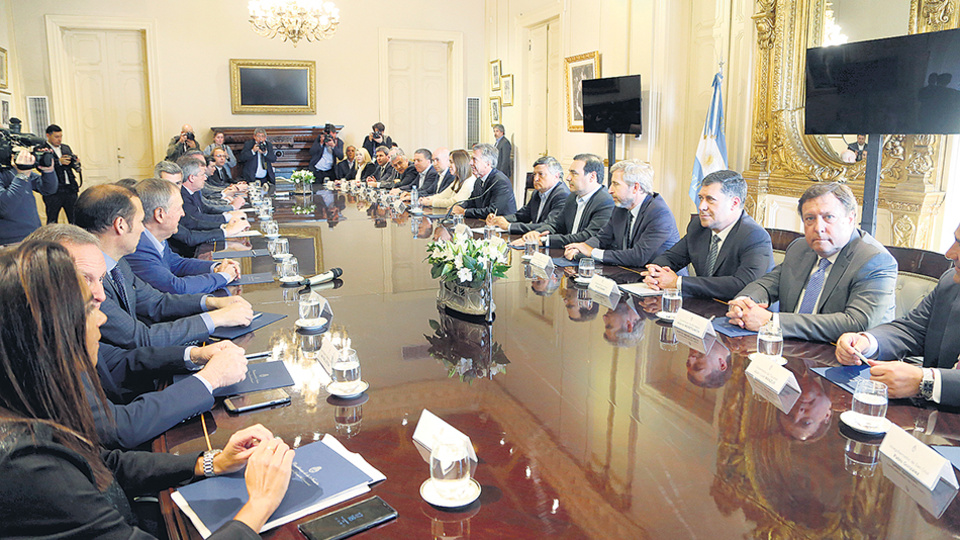 El presidente Mauricio Macri se reunió en la Casa Rosada con 19 de los 24 gobernadores.