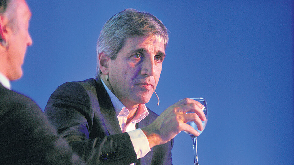 Luis Caputo, titular del Banco Central. Situación económica mala, política monetaria que la empeora.