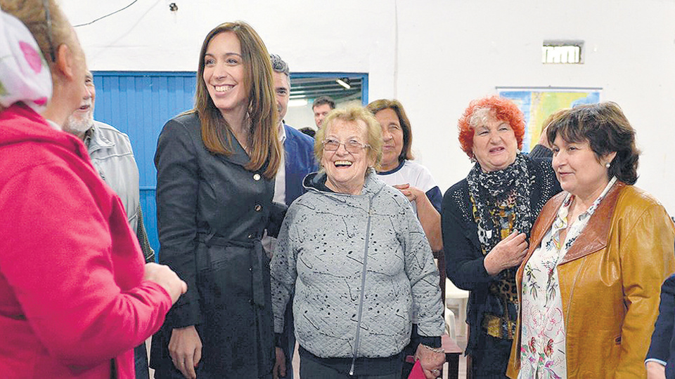 La gobernadora Vidal ayer, junto a Graciela Ocaña, cabeza de lista en la campaña irregular.
