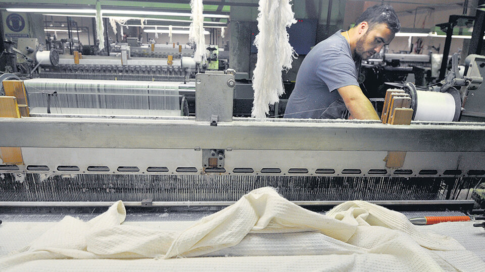 Los precios de textiles, productos químicos, aparatos eléctricos y autos subieron en el orden del 20 por ciento.