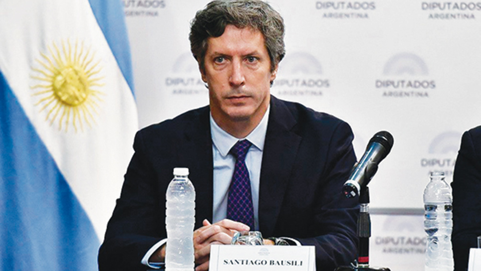 El secretario de Finanzas, Santiago Bausili, buscó gambetear los reclamos opositores durante su exposición en la Comisión de Presupuesto.