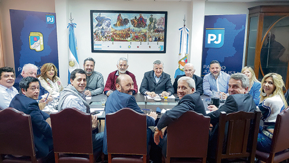 “Convocaremos a los que compartan nuestra idea de que el límite es Macri”, afirmaron en el encuentro del PJ.
