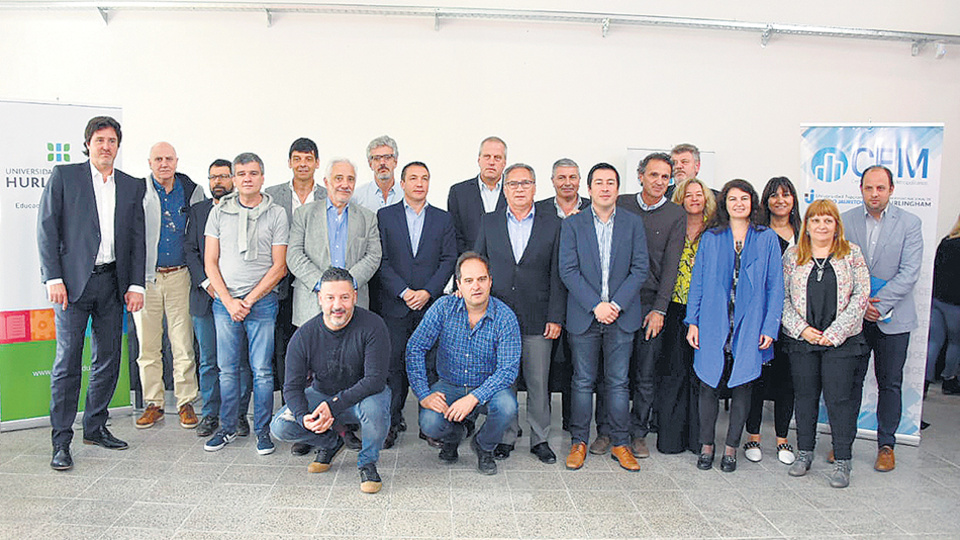 El encuentro de intendentes con el mundo académico se realizó en la Universidad de Hurlingham.