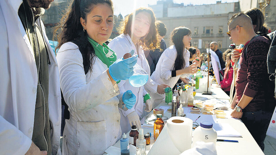 Científicos protestan por el ajuste en Ciencia y Técnica.