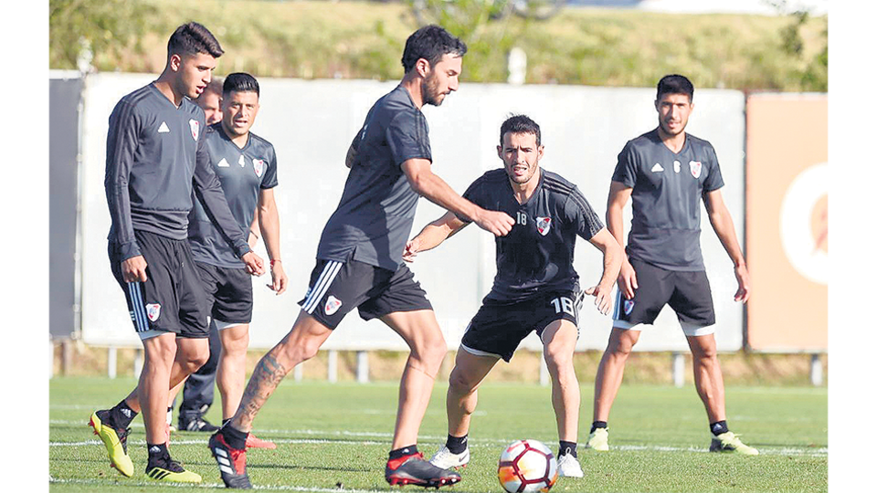 River ya está en Brasil, donde esta noche jugará el partido de vuelta ante Gremio.