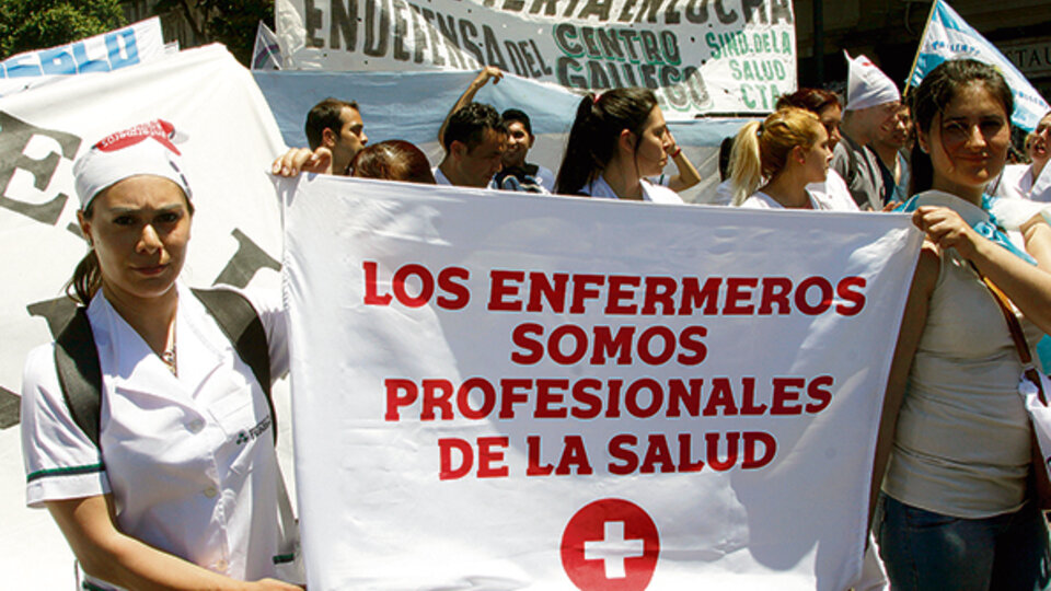 Por la nueva ley, los enfermeros no son considerados profesionales de la salud.