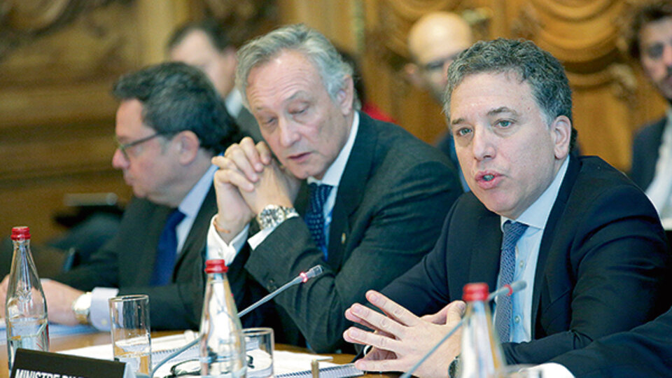 Dujovne renovó las promesas argentinas durante una reunión con el secretario general de la OCDE.
