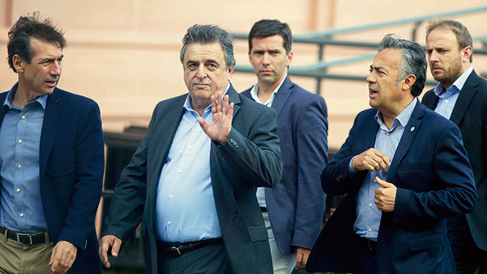 ¿La última cena?| La UCR quiere una reunión urgente con el PRO