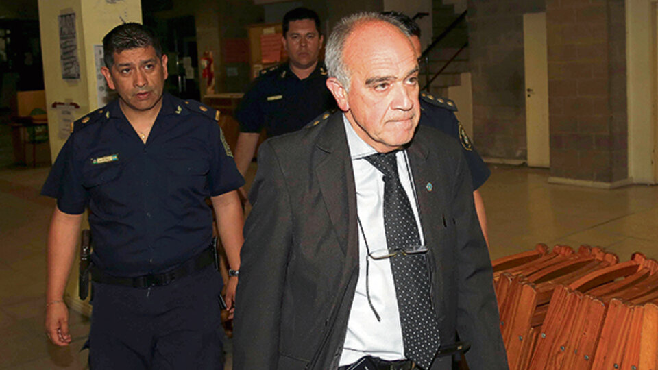 El juez Luis Carzoglio enfrenta un jury de enjuiciamiento.