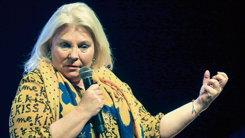 La diputada Elisa Carrió pasó de hablar una vez por semana con Macri a perder todo contacto durante meses.