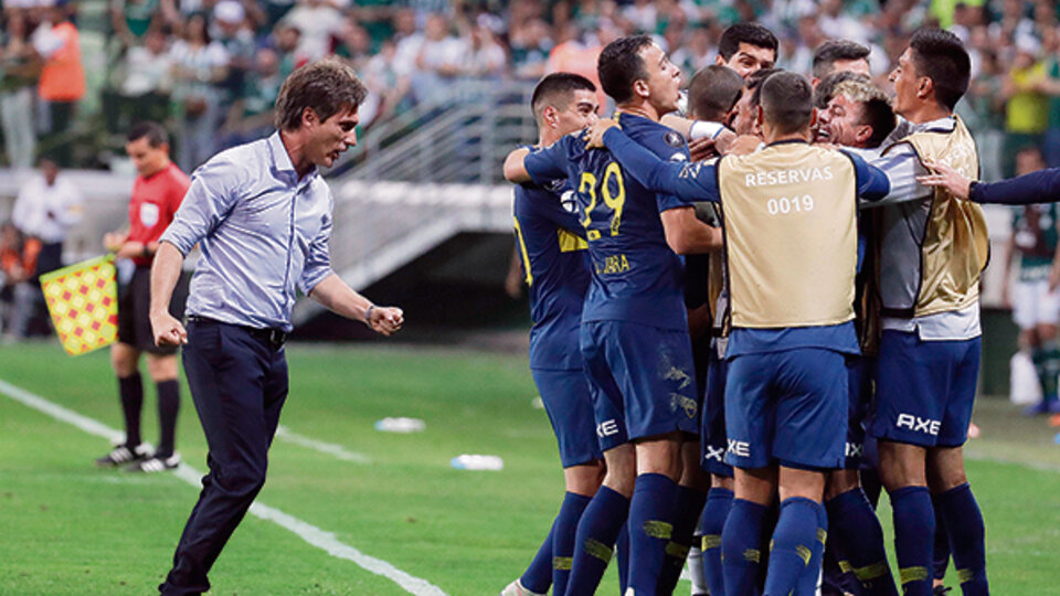 Los jugadores de Boca festejan el empate y pasaje a la final de la Copa Libertadores.