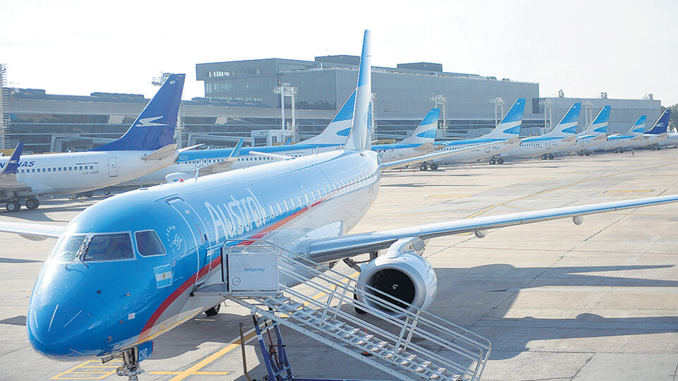 Para los especialistas, el programa de expansión de Aerolíneas mutó en un plan de ahogo financiero.