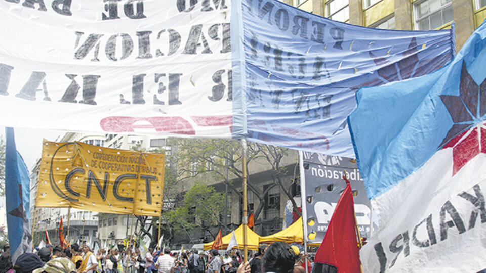 Los trabajadores de cooperativas y empresas recuperadas presentaron un petitorio al ministro Dante Sica.