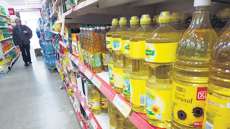 Los productos en góndola sufrirán un fuerte reajuste en estos dÃas. Con el dólar estable no alcanza.