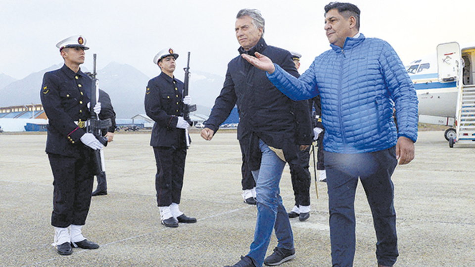 Mauricio Macri llegó ayer a Ushuaia y el miércoles viajará a Brasil para encontrarse con Jair Bolsonaro.