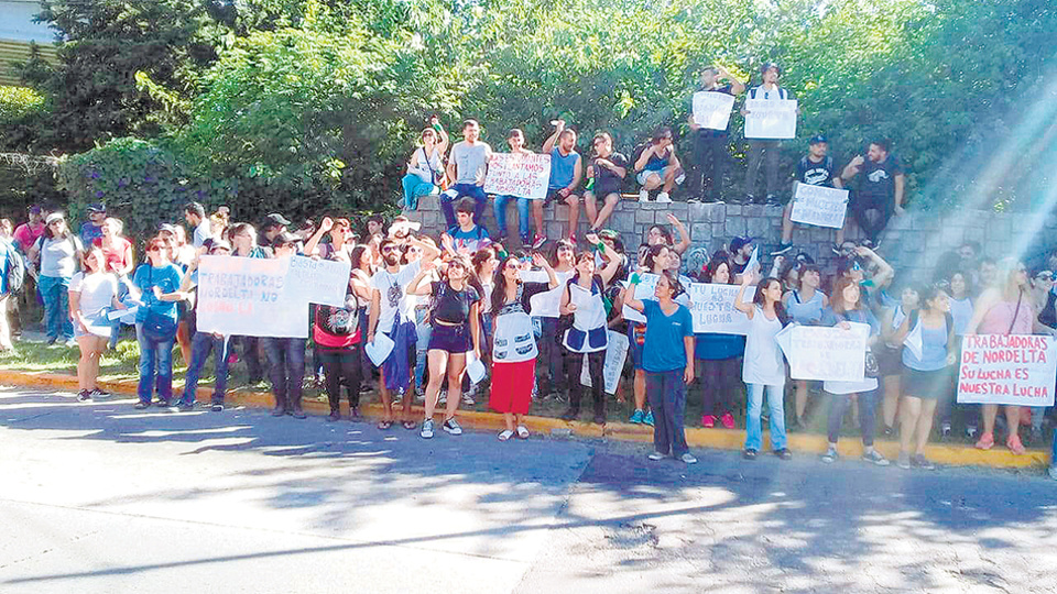 “Son nuestras hermanas de clase”, reivindicaron las manifestantes.