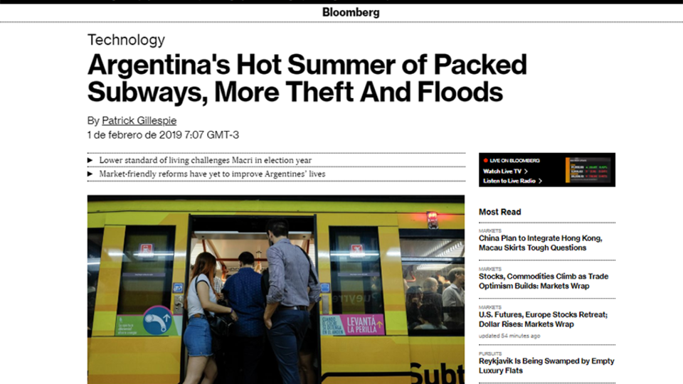 “El caluroso verano argentino de subterráneos llenos, más robos e inundaciones”, tituló Bloomberg.
