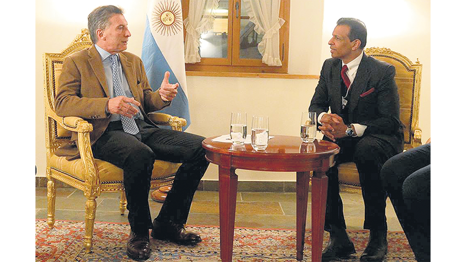 El presidente Mauricio Macri y el empresario Sunny Varkey.