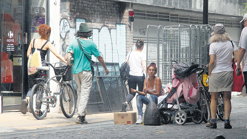 La canasta de pobreza se encareció en 10.032 pesos en un año.