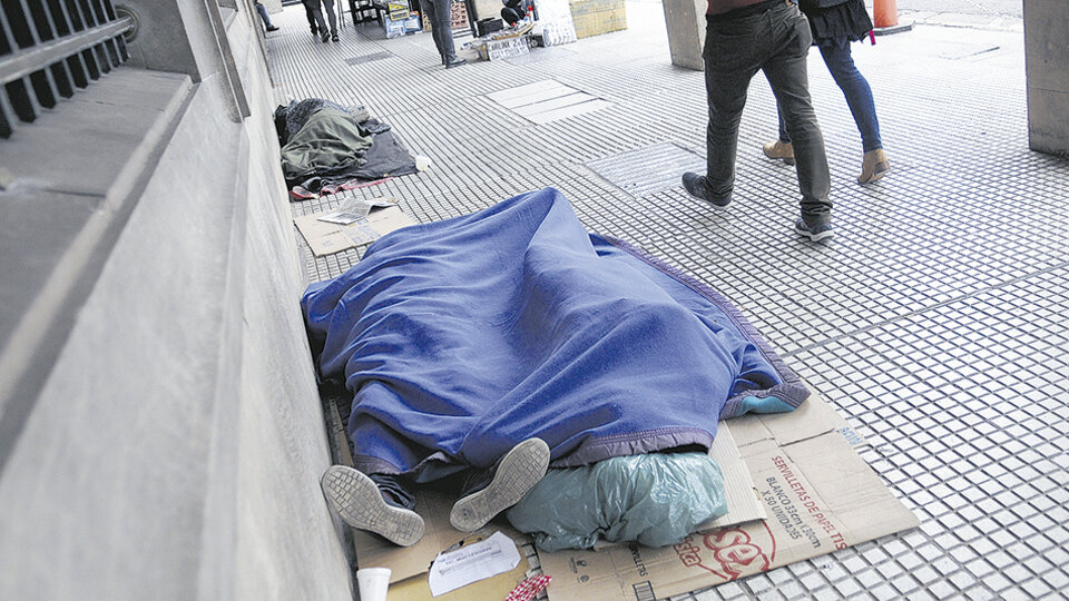 â€œLa suba de la pobreza tiende a profundizar la desigualdad de gÃ©neroâ€, advierten los expertos.