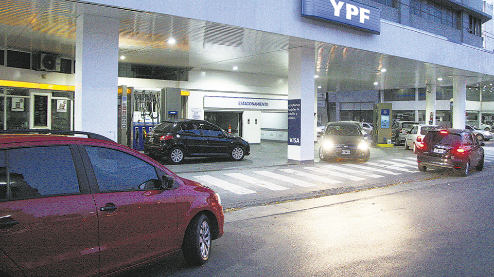 Un día después que su competencia, pero antes de iniciar abril, YPF modificó sus precios.