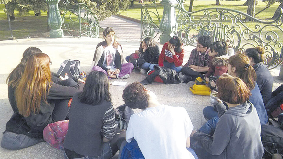 Una charla en Plaza San Martín con la activista trans y profesora Quimey Ramos.