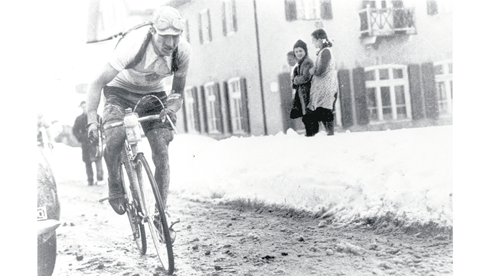 Bartali llegÃ³ a recorrer cerca de 300 kilÃ³metros diarios con documentaciÃ³n escondida en su bicicleta.