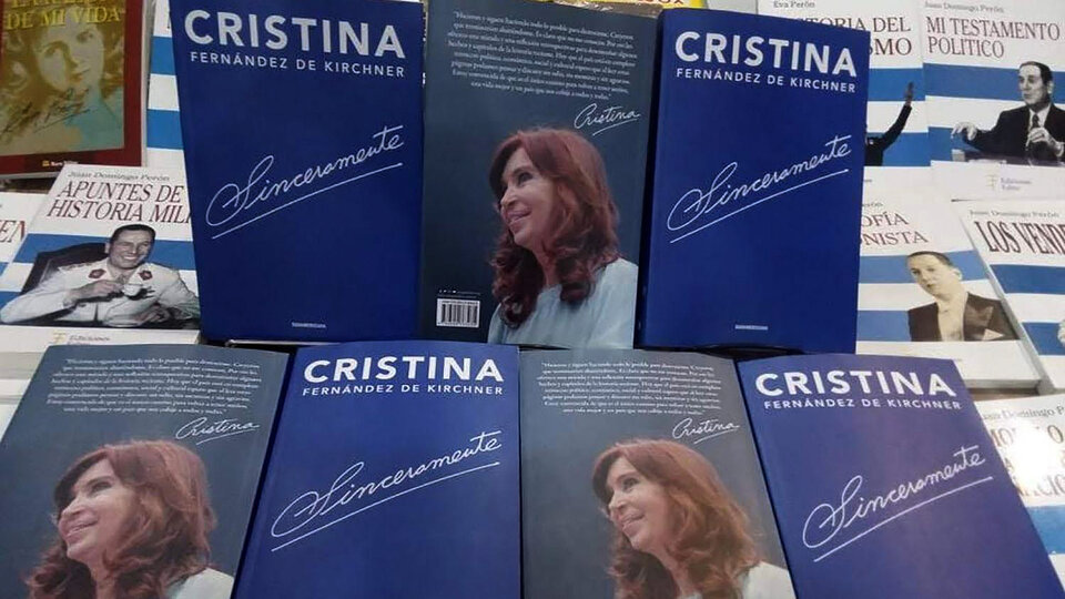 El libro de Cristina Kirchner, Sinceramente, destinado al embargo | La  justicia le reclamó el contrato a la editorial | Página12