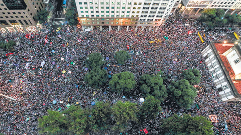 En RÃo, la manifestación contra los recortes en Educación fue multitudinaria.
