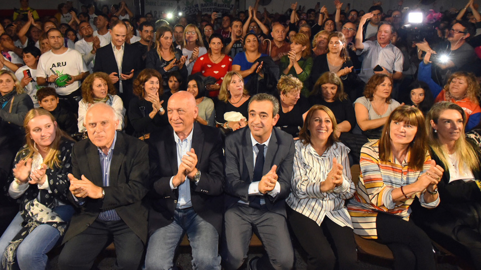Los candidatos del Frente Progresista se concentraron en el club La Aurora.