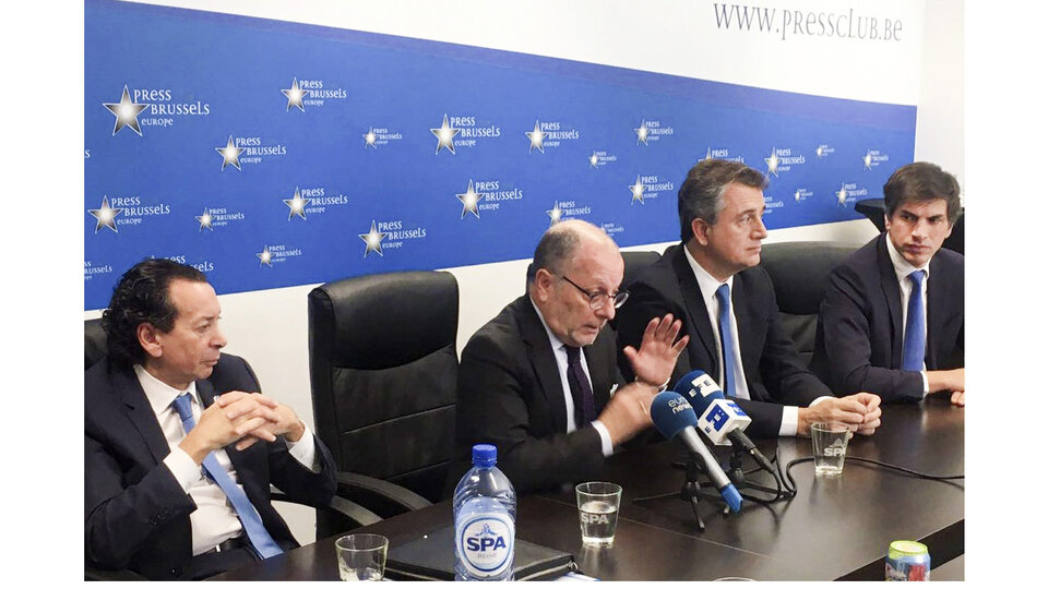 Jorge Faurie, junto a Dante Sica y Luis Etchebehere, cerraron el controvertido acuerdo en Bruselas.