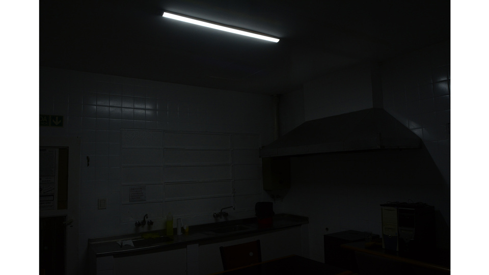 Con todas las luces apagadas Brusca caída del consumo de energía en